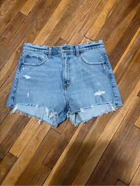 Abercrombie & Fitch Light Wash Distressed Denim Shorts size 29.
